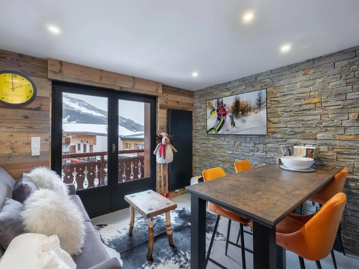 Charmant T2 Pour 4 Personnes, Au Pied Des Pistes A Courchevel - Fr-1-563-149